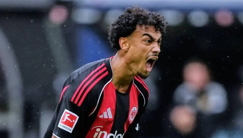 แมนยูร่วมวงล่า นาธาเนียล บราวน์