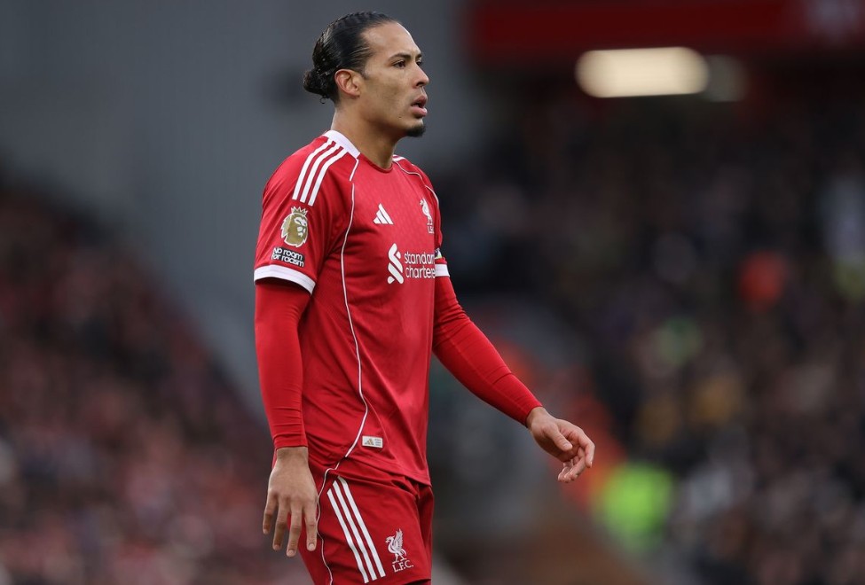 เวอร์จิล ฟาน ไดจ์ค พูดคุยน่าเป็นห่วง ขณะที่อาร์เน สล็อต ชี้เป้าไปที่ดาวเตะรายนี้ด้วยเหตุผลหนึ่ง